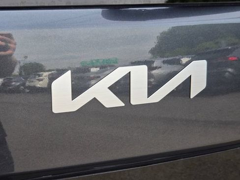 Used 2025 Kia Soul LX w/ LX Technology Package FWD image 16