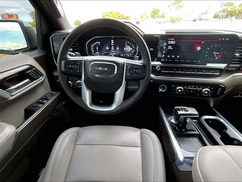 Used 2023 GMC Sierra 1500 SLT w/ SLT Premium Package AWD/4WD image 7