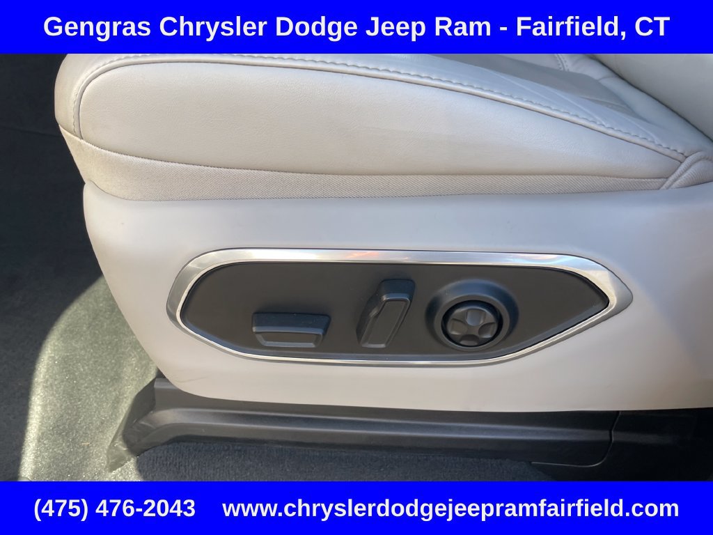 Certified 2025 Jeep Wagoneer Series II AWD/4WD image 56