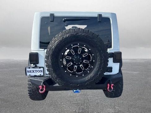 Used 2016 Jeep Wrangler Unlimited Rubicon AWD/4WD image 9