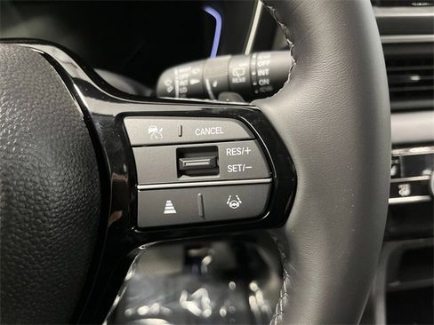 New 2025 Honda Pilot Touring image 11