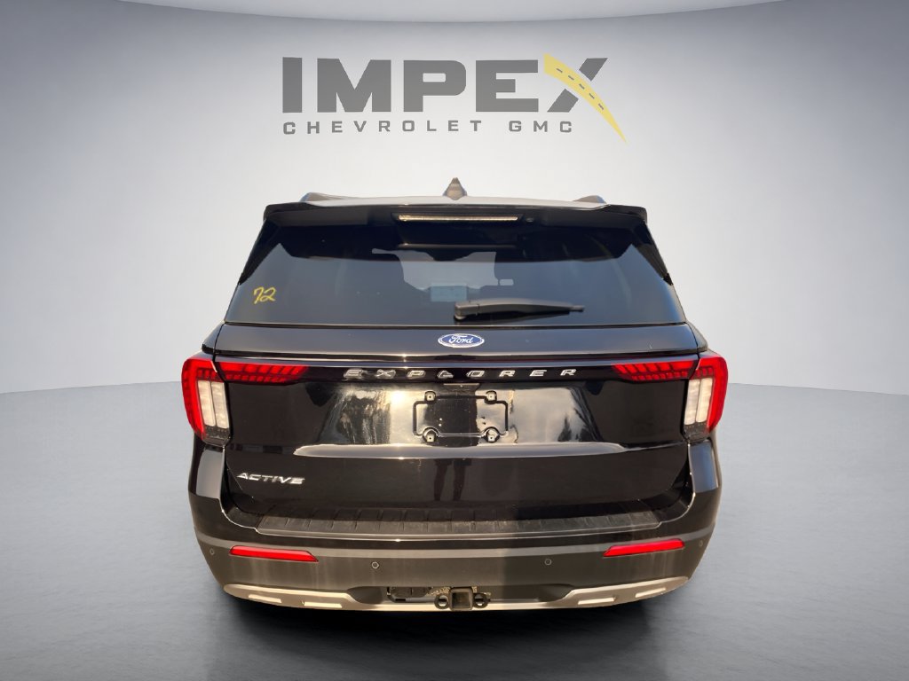 Used 2025 Ford Explorer Active w/ Active Comfort Package RWD image 4