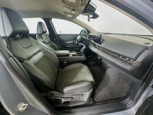 Used 2023 Nissan Ariya FWD image 31