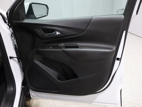 Used 2022 Chevrolet Equinox LT image 25