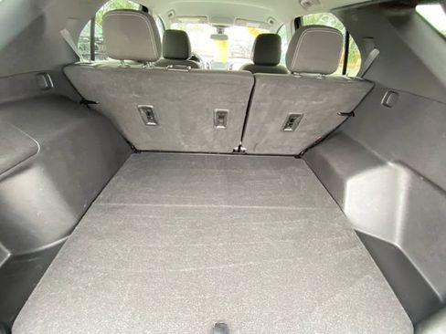 Used 2023 Chevrolet Equinox LS w/ LS Convenience Package FWD image 16