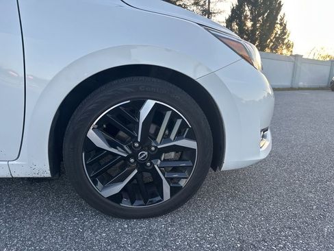 Used 2024 Nissan Versa SR image 5