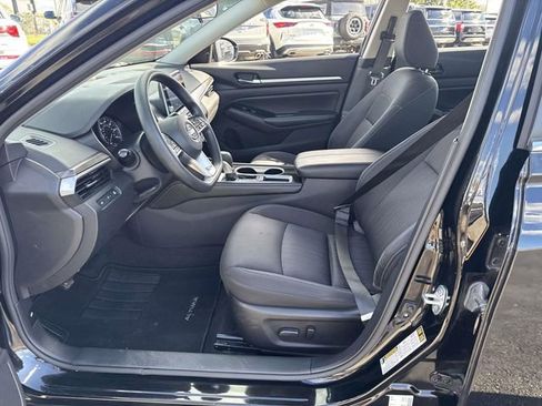 Used 2023 Nissan Altima 2.5 SV image 18