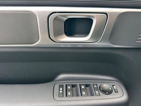 New 2026 Hyundai Santa Fe SE image 8