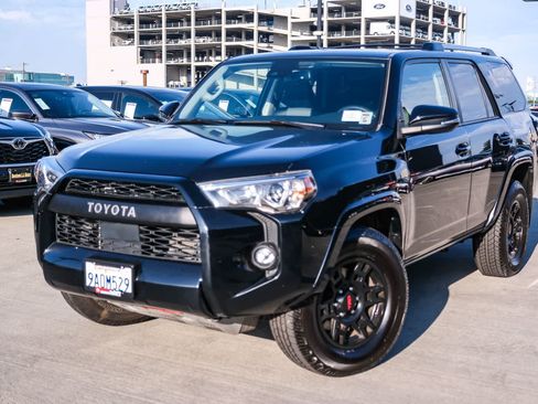 Used 2022 Toyota 4Runner SR5 Premium w/ Moonroof Package RWD image 1