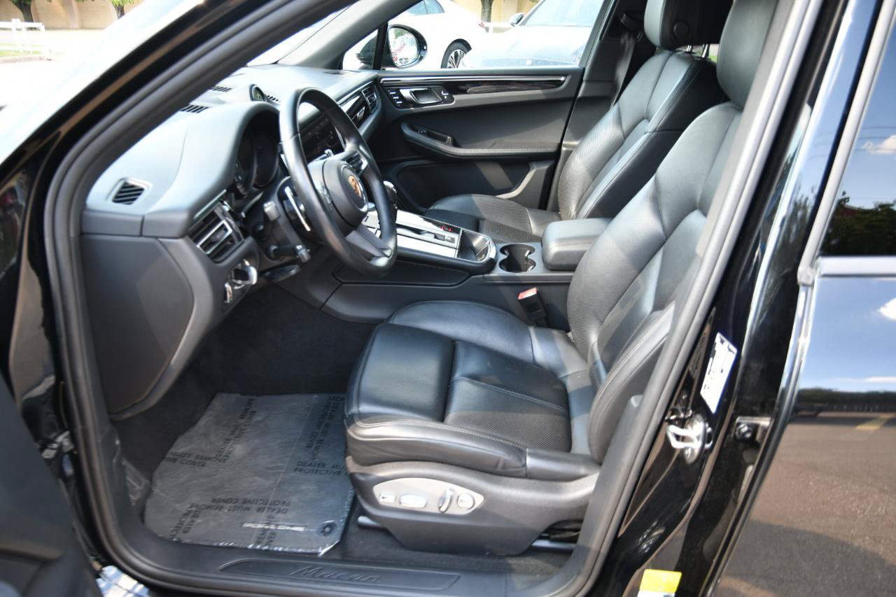 Used 2024 Porsche Macan AWD/4WD image 11