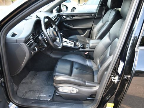Used 2024 Porsche Macan AWD/4WD image 11