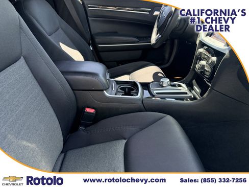 Used 2023 Chrysler 300 Touring w/ Sport Appearance Package RWD image 8