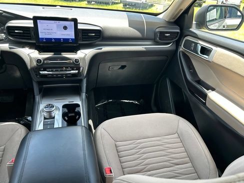 Used 2020 Ford Explorer XLT w/ Comfort Package RWD image 11