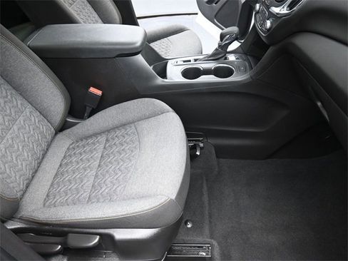 Used 2023 Chevrolet Equinox LT image 26