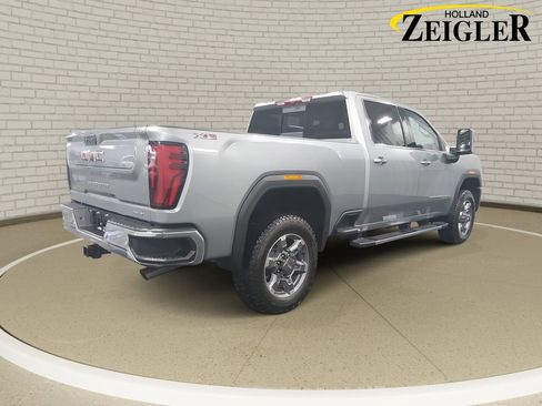 New 2026 GMC Sierra 2500 SLT w/ SLT Premium Package image 5