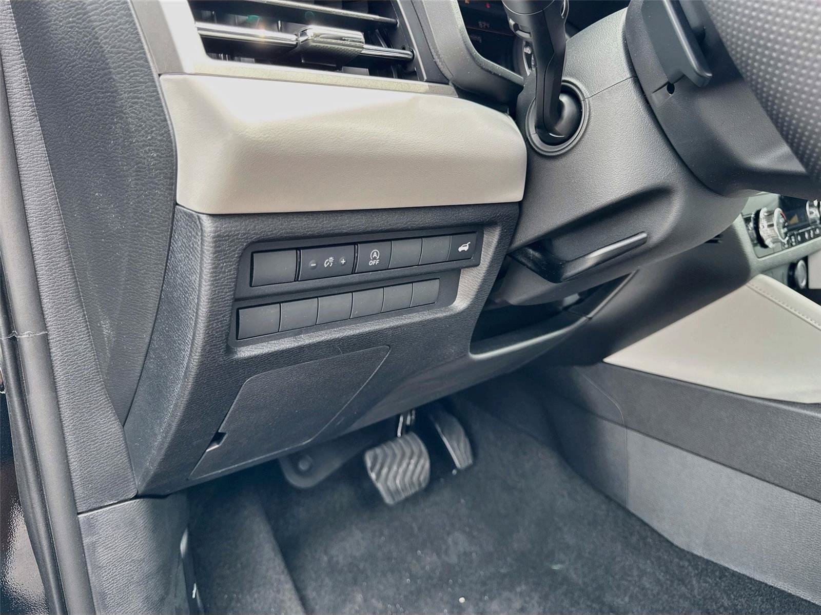 New 2026 Mitsubishi Outlander SE FWD image 14