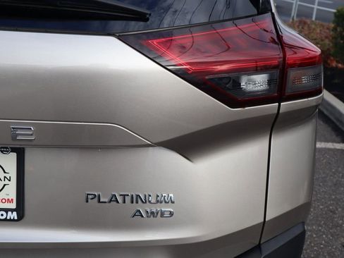 Certified 2022 Nissan Rogue Platinum w/ Head-Up Display Package image 35