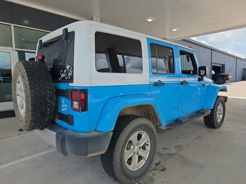 Used 2017 Jeep Wrangler Unlimited Sahara w/ Quick Order Package 24E Chief AWD/4WD image 4