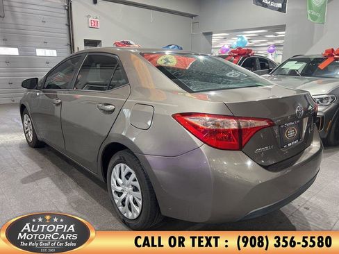 Used 2019 Toyota Corolla LE image 3