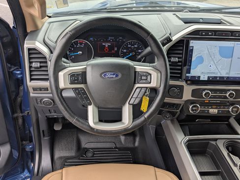 Used 2022 Ford F350 Lariat image 16