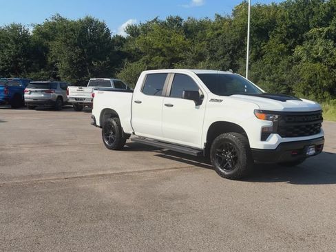 Used 2024 Chevrolet Silverado 1500 Custom Trail Boss w/ LPO, Dark Essentials Package AWD/4WD image 2