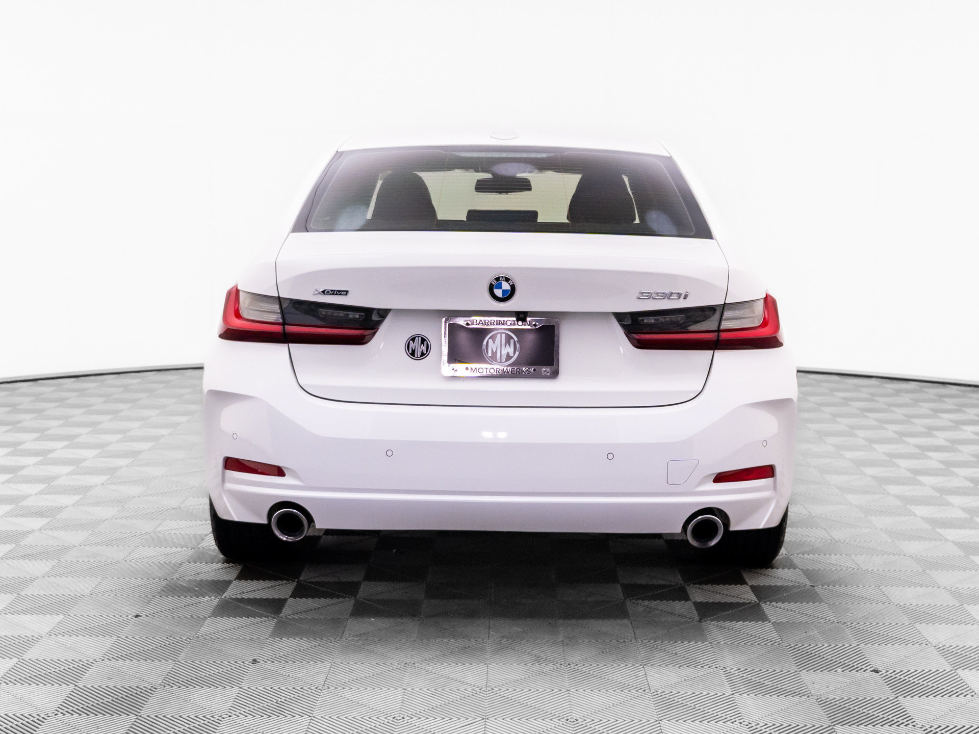 Certified 2023 BMW 330i xDrive Sedan w/ Driving Assistance Package AWD/4WD image 4