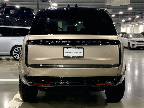 New 2026 Land Rover Range Rover SE image 4