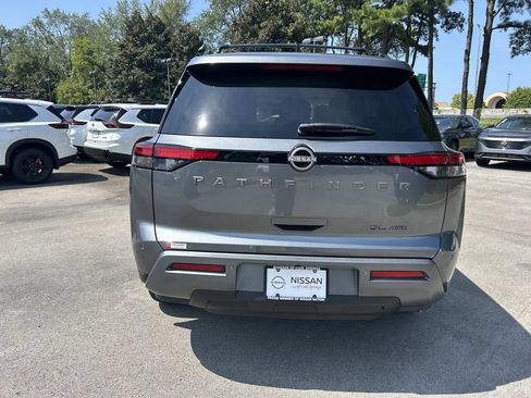 New 2026 Nissan Pathfinder SL AWD/4WD image 6
