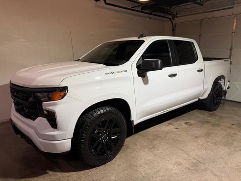 Used 2022 Chevrolet Silverado 1500 Custom AWD/4WD image 3