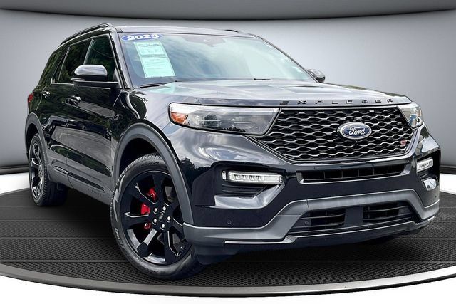 Used 2023 Ford Explorer ST w/ Equipment Group 401A AWD/4WD image 3