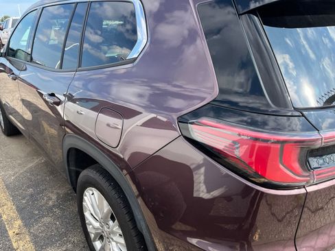 Used 2024 GMC Acadia Elevation AWD/4WD image 11