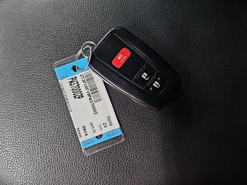 Used 2023 Toyota RAV4 XLE AWD/4WD image 10