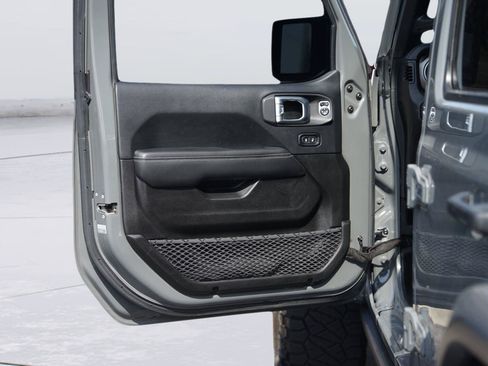 Used 2019 Jeep Wrangler Unlimited Rubicon AWD/4WD image 30