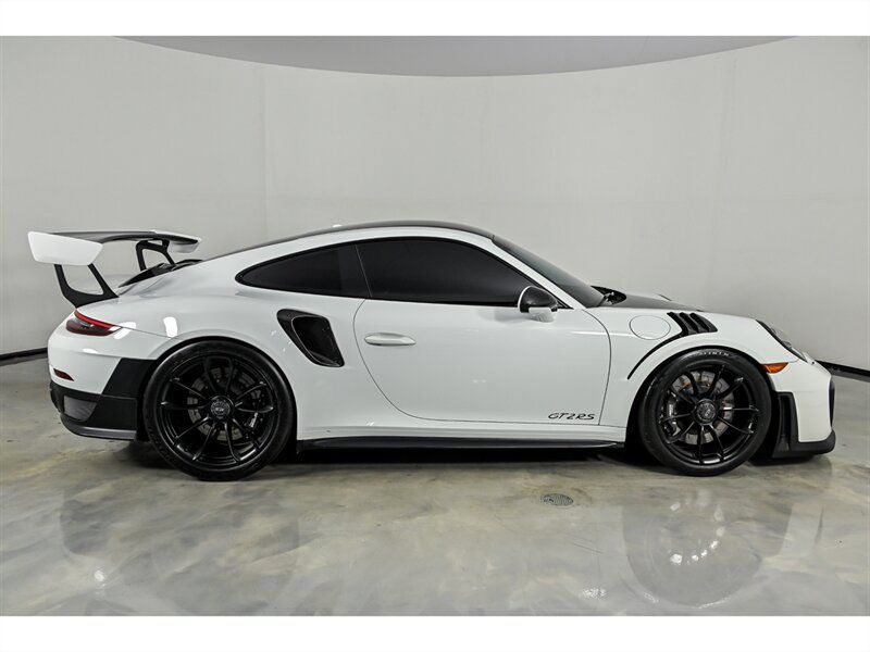 Used 2019 Porsche 911 GT2 RS w/ Weissach Package RWD image 10