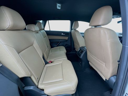 Used 2020 Volkswagen Atlas Cross Sport SE image 18