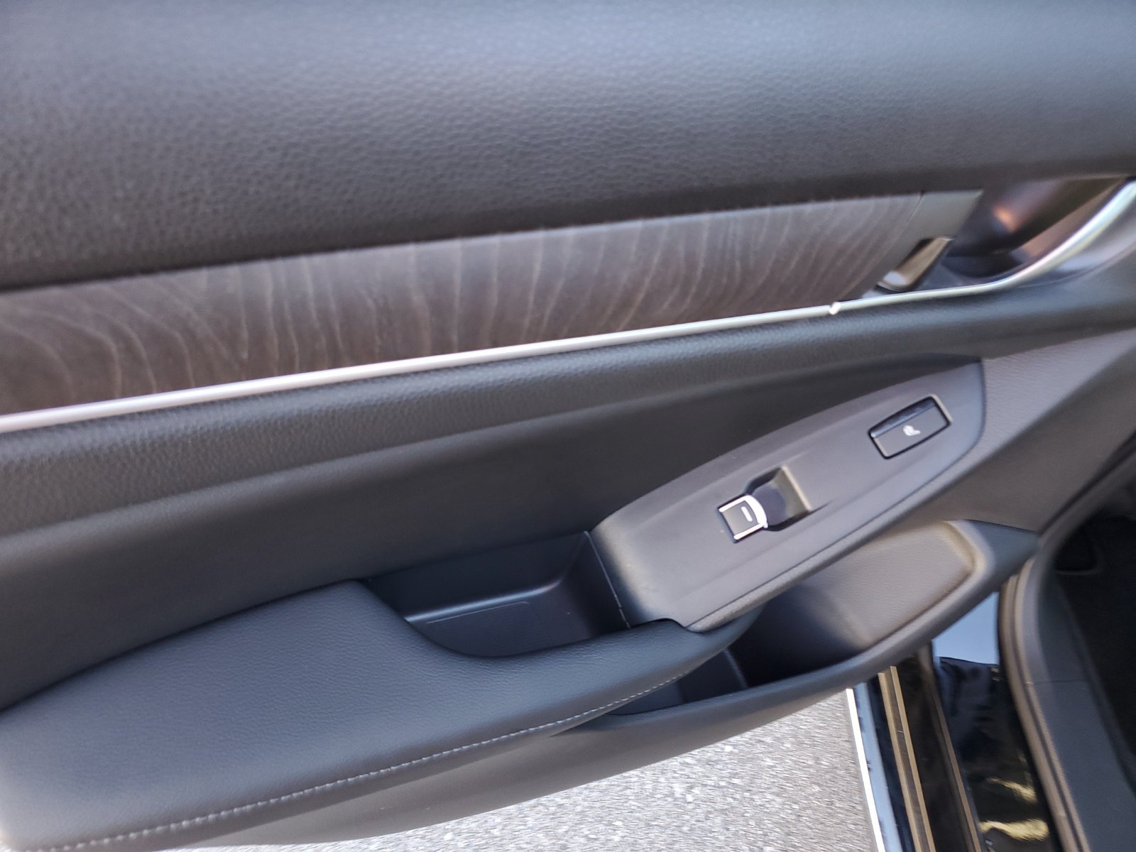Used 2018 Honda Accord Touring image 16