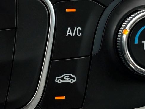 Used 2024 Chevrolet Equinox LS w/ LS Convenience Package FWD image 28