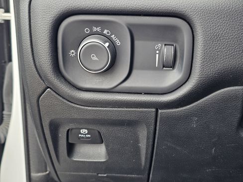 Used 2024 RAM 1500 Laramie RWD image 19
