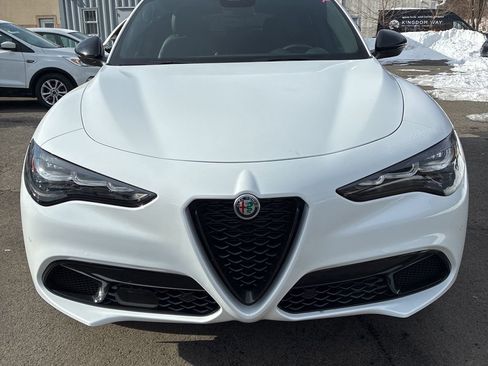 Used 2024 Alfa Romeo Stelvio Sprint image 2