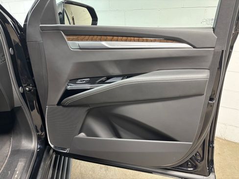 Used 2025 Cadillac Escalade Sport Platinum image 31