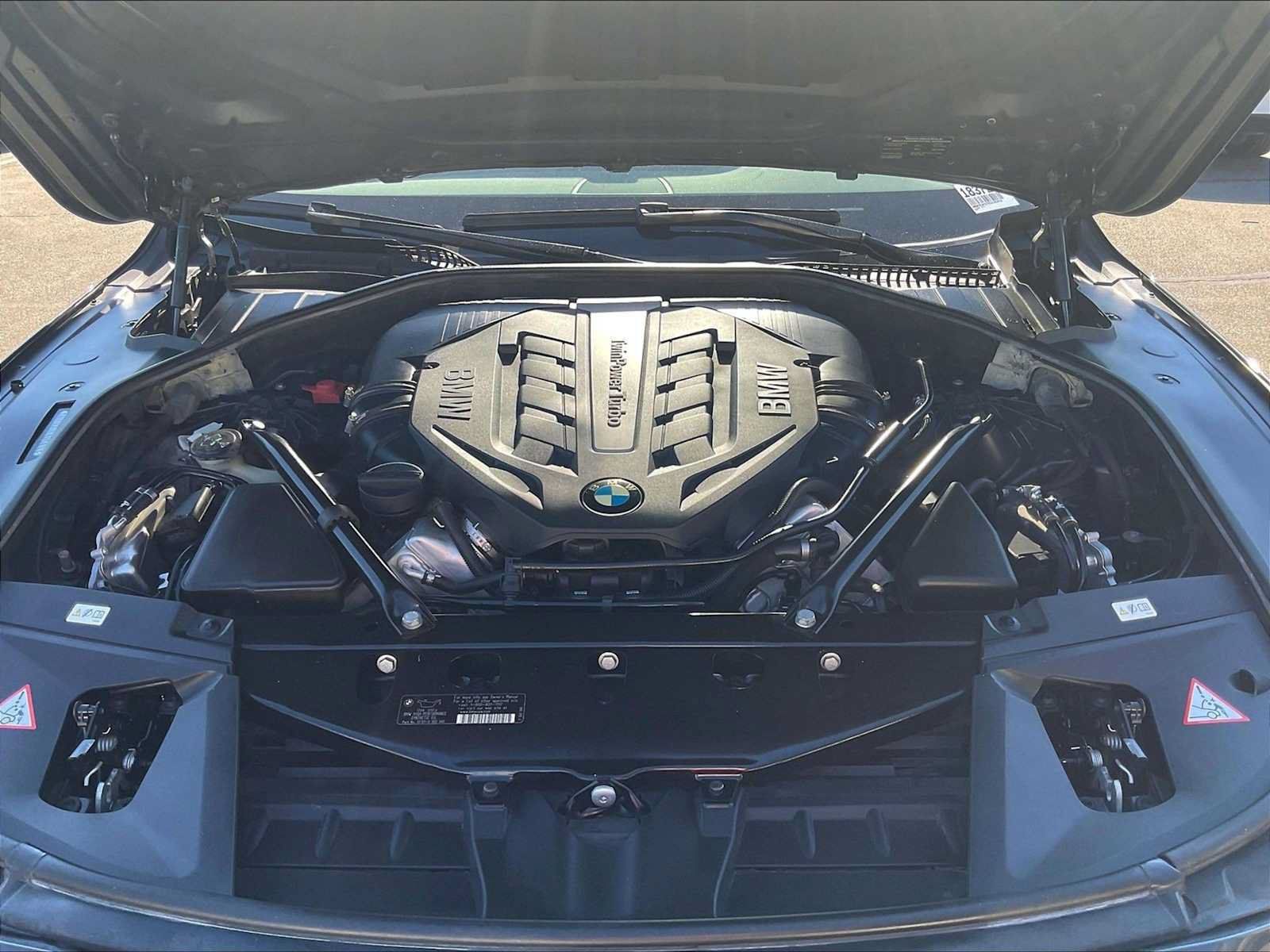 Used 2014 BMW 750Li RWD image 12