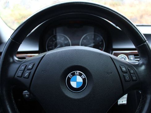 Used 2011 BMW 328i xDrive Sedan AWD/4WD image 10