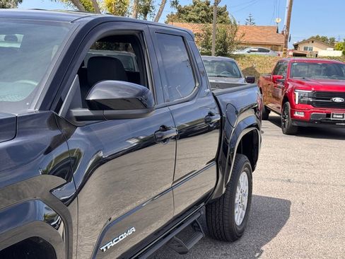 Used 2025 Toyota Tacoma SR5 image 9