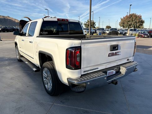 Used 2018 GMC Sierra 1500 SLT image 3