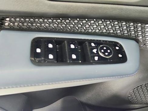 Used 2023 Nissan Ariya image 19