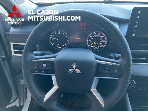 New 2026 Mitsubishi Outlander AWD image 13