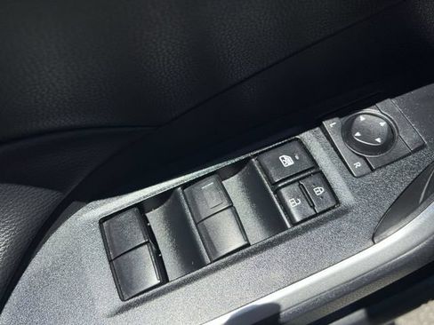 Used 2024 Toyota RAV4 LE AWD/4WD image 31