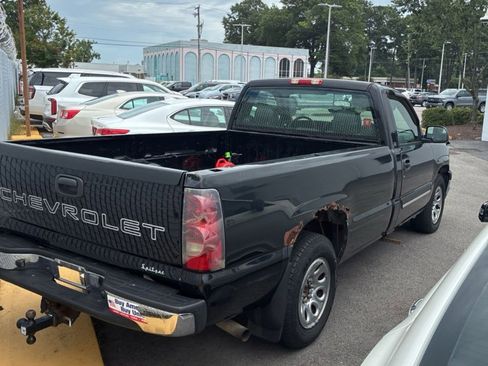Used 2005 Chevrolet Silverado 1500 2WD Regular Cab w/ Light Duty Power Package image 2