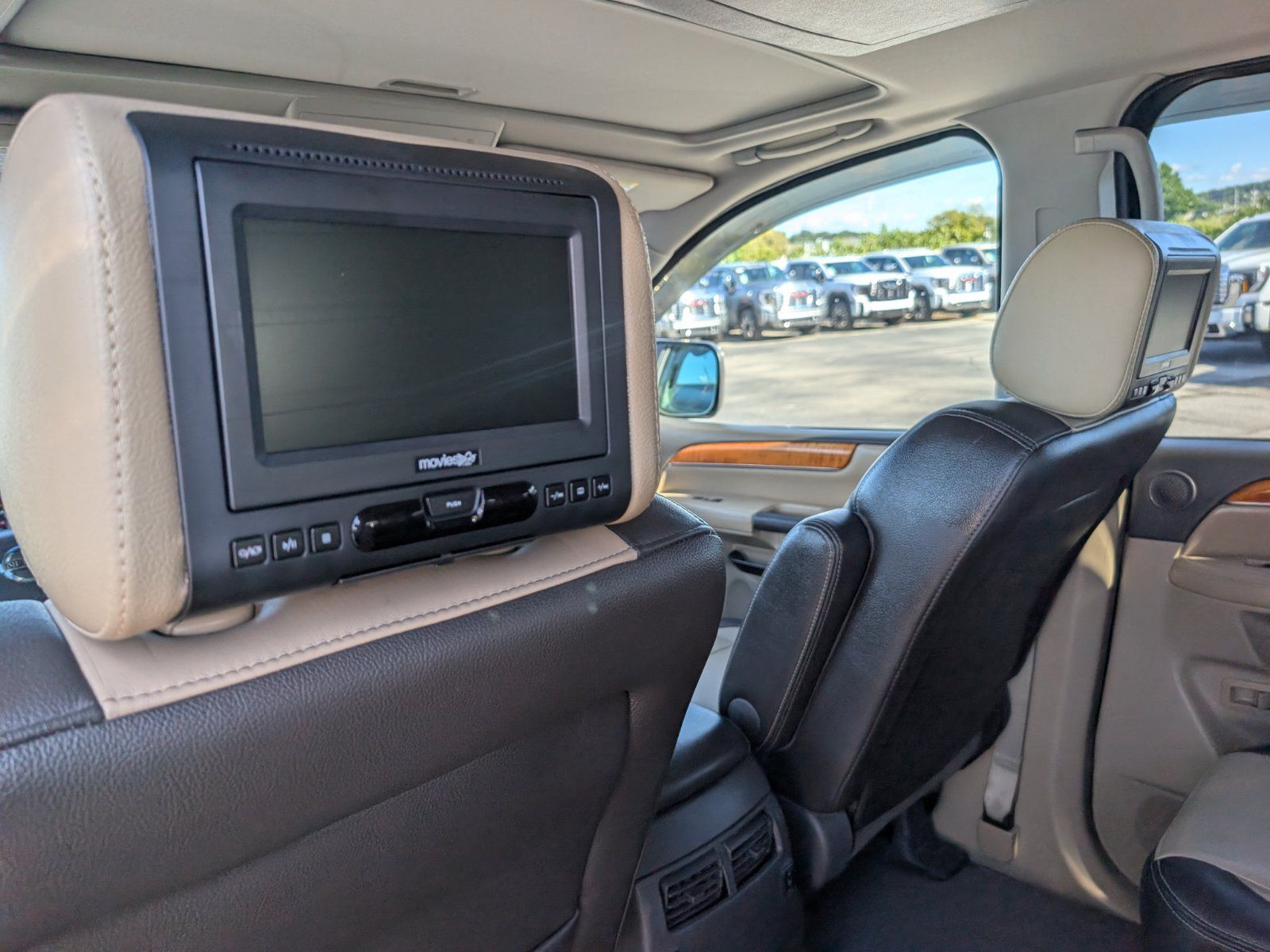 Used 2014 Nissan Armada Platinum w/ Platinum Reserve Package AWD/4WD image 15