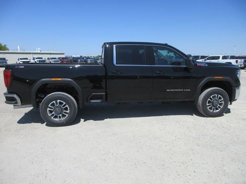 New 2026 GMC Sierra 2500 SLE w/ SLE Value Package; AWD/4WD image 3